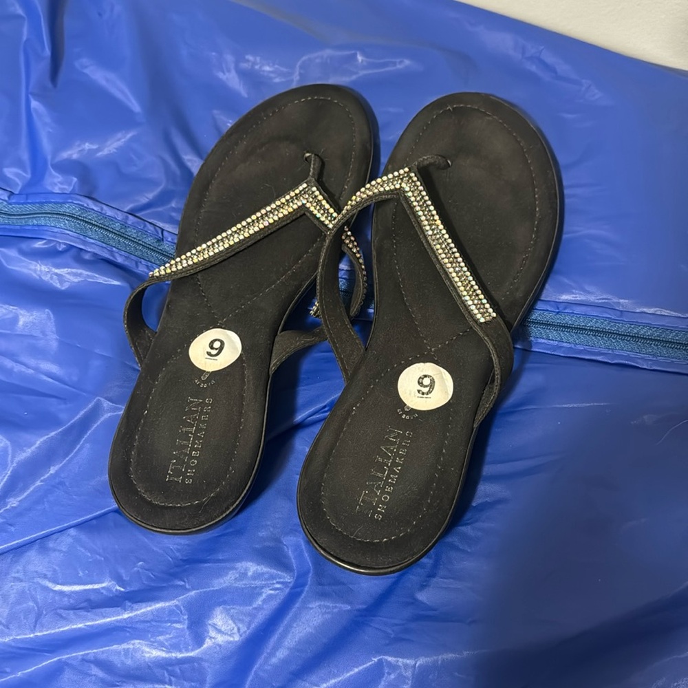 Black sandals with rhinestones, size 9, small for a size 9